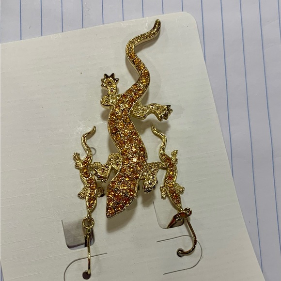 NWT. Iguana set  brooch & earring set gold tones - icon collection -gorgeous! - Picture 7 of 8